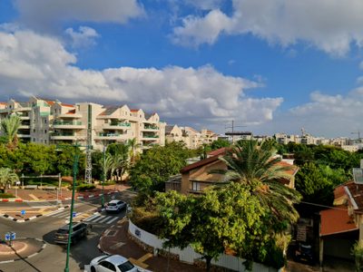 4 חדרים ברעננה — 16