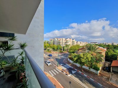 4 חדרים ברעננה — 19